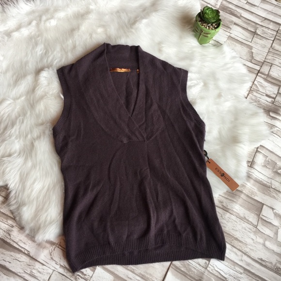 Essendi Sweaters - 🌵Essendi sleeveless sweater size medium